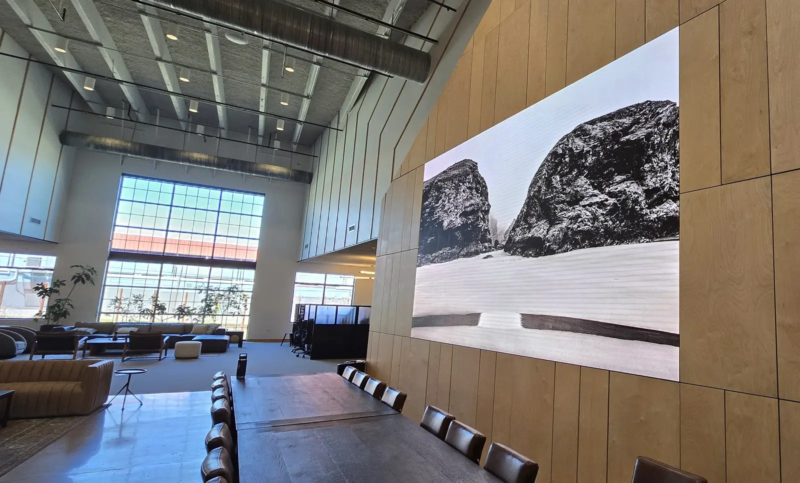 Large-scale AV video wall installation in a commercial lobby